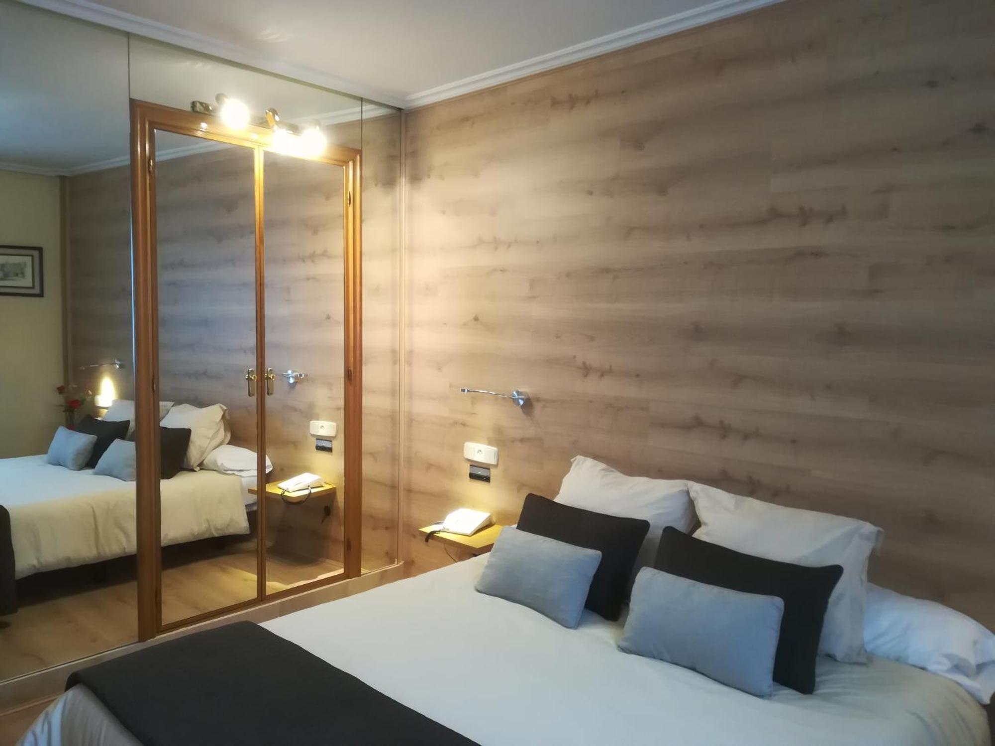 Hotel Helmantico Villares de la Reina Экстерьер фото