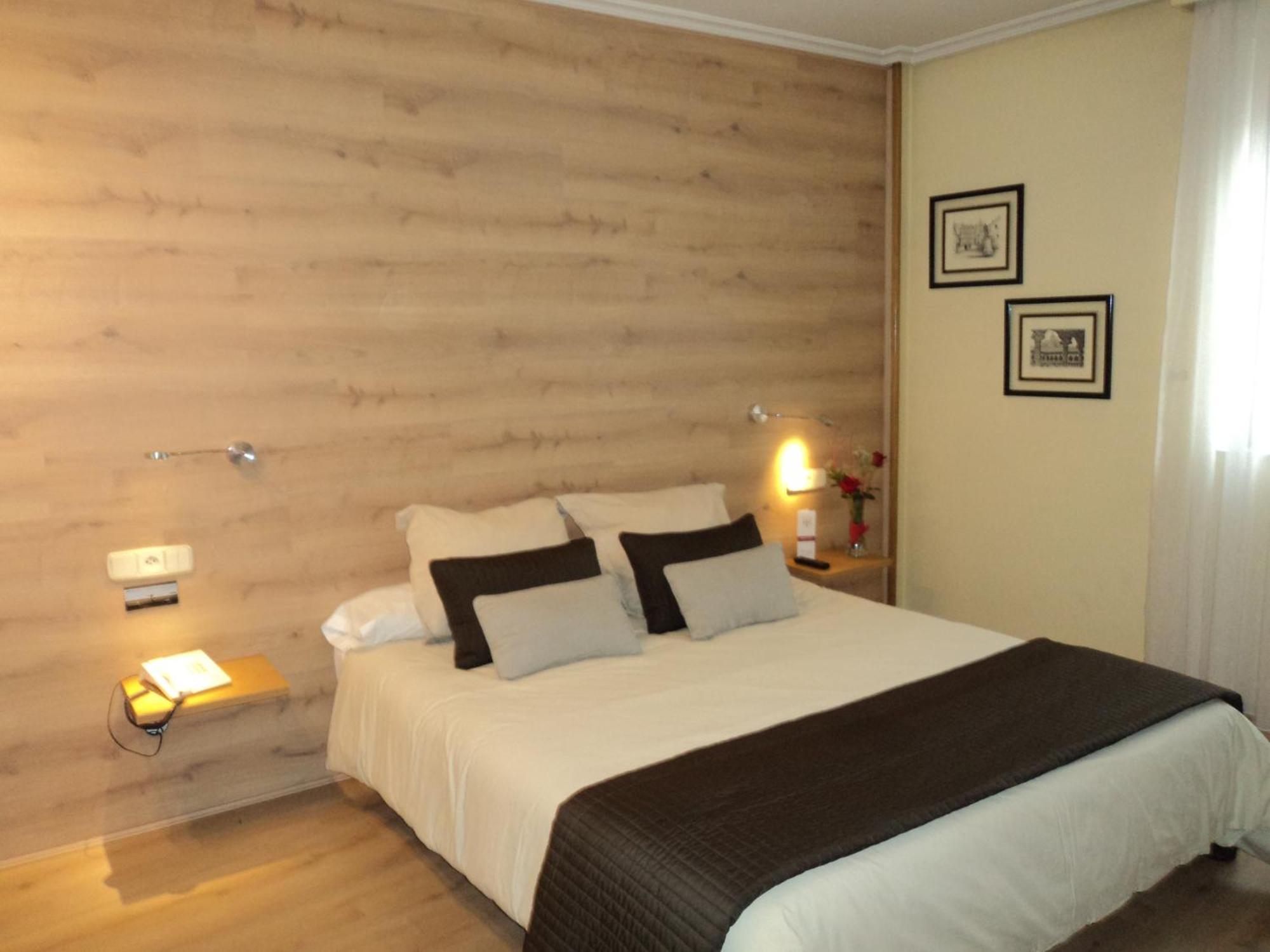 Hotel Helmantico Villares de la Reina Экстерьер фото