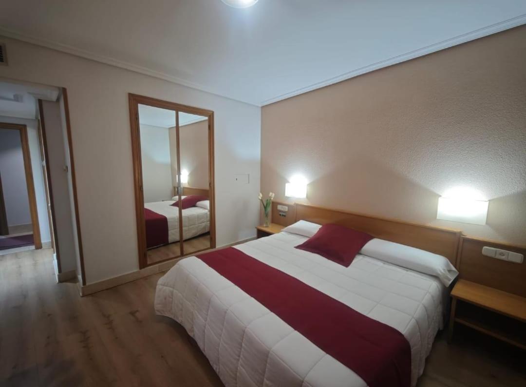 Hotel Helmantico Villares de la Reina Экстерьер фото