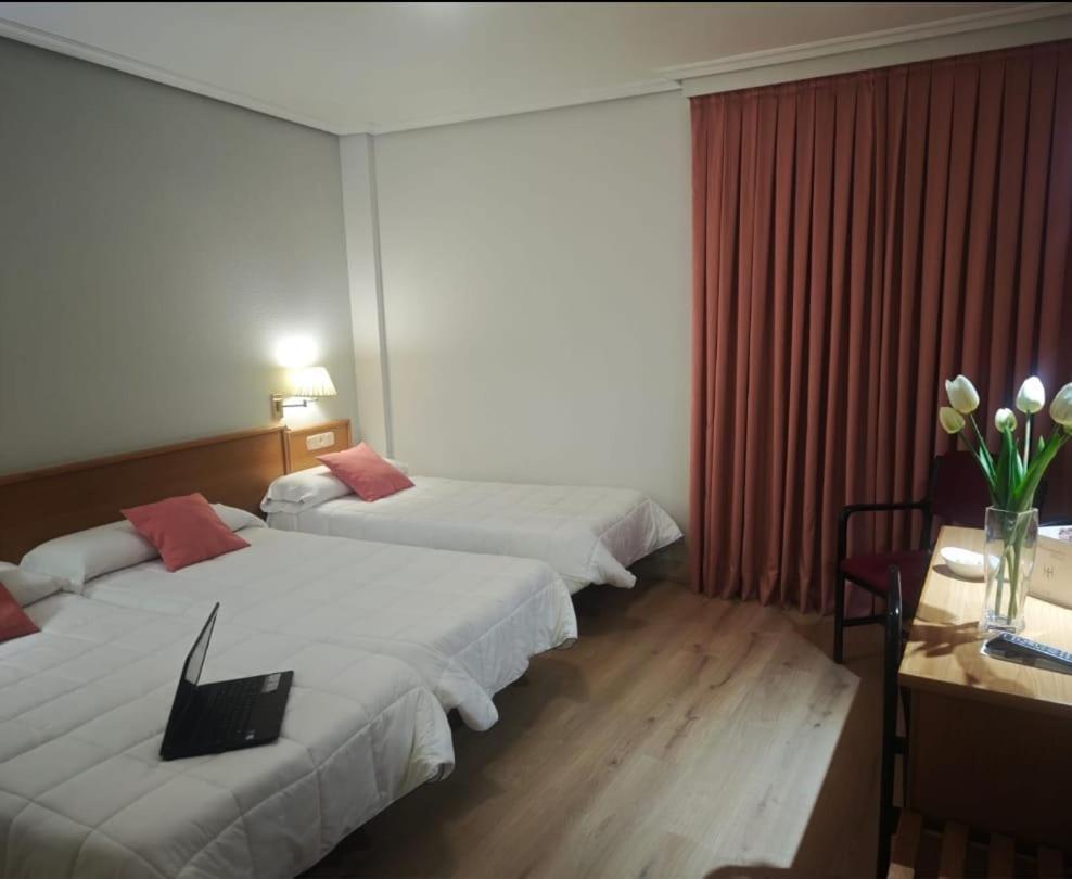 Hotel Helmantico Villares de la Reina Экстерьер фото