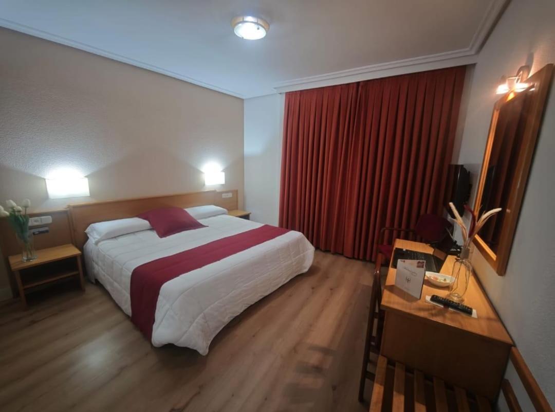 Hotel Helmantico Villares de la Reina Экстерьер фото