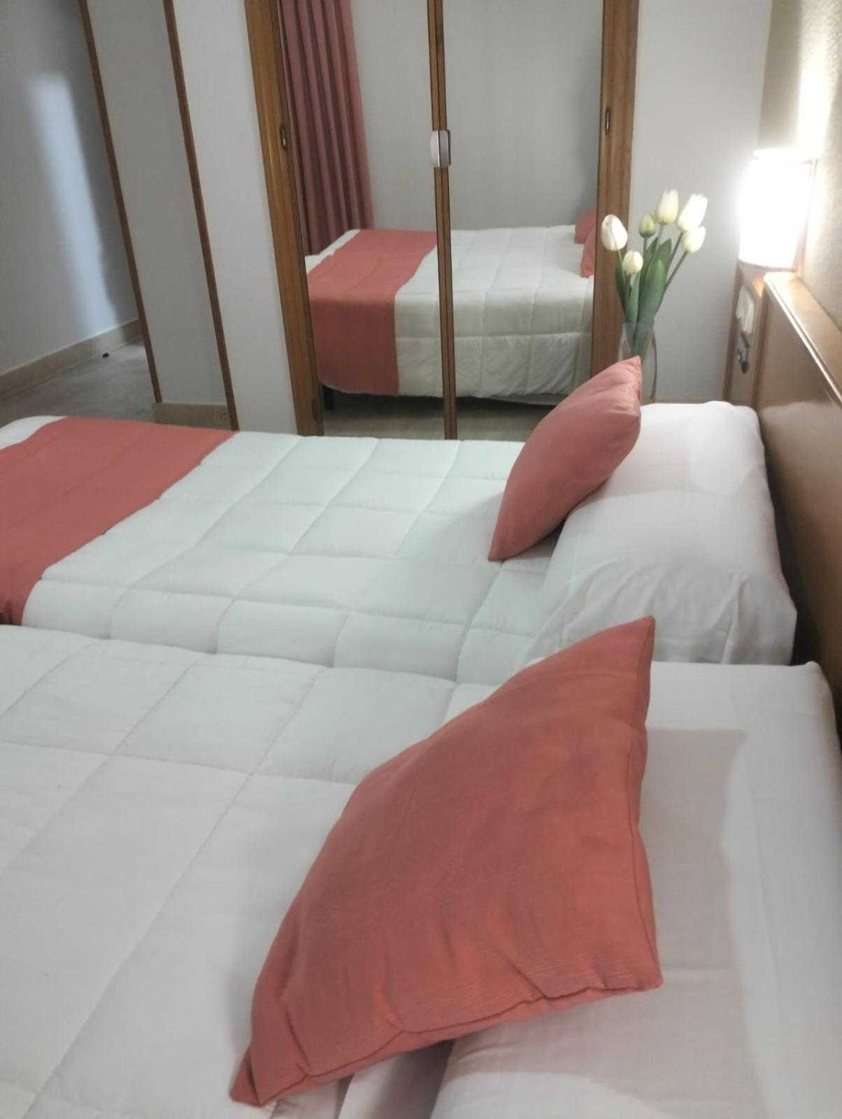 Hotel Helmantico Villares de la Reina Экстерьер фото