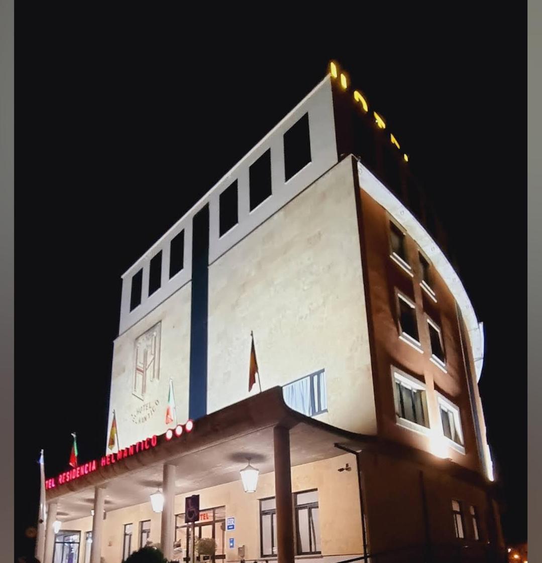 Hotel Helmantico Villares de la Reina Экстерьер фото