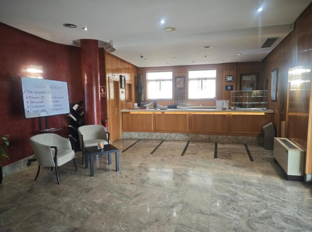 Hotel Helmantico Villares de la Reina Экстерьер фото
