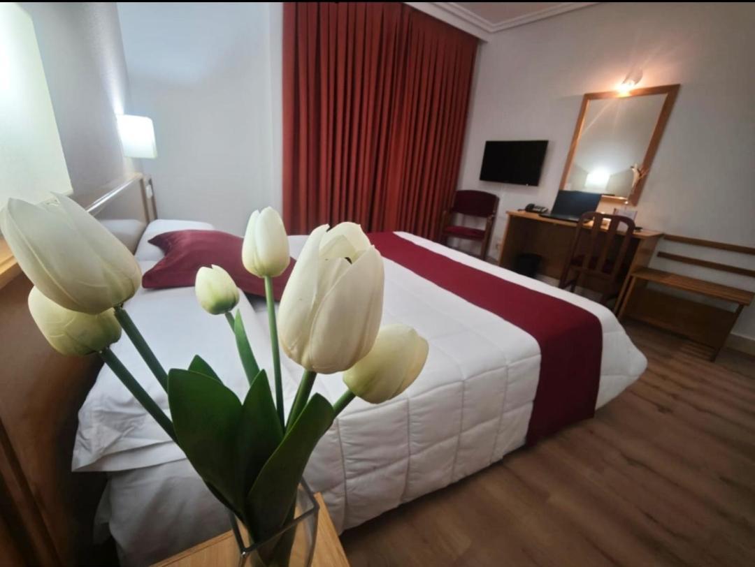 Hotel Helmantico Villares de la Reina Экстерьер фото